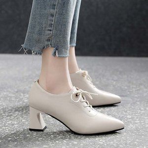 Women's lace-up fashion shoes with pointed toes and thick single shoes